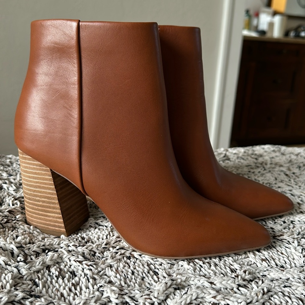 NWT Steve Madden cashew Block-heeled ankle boots